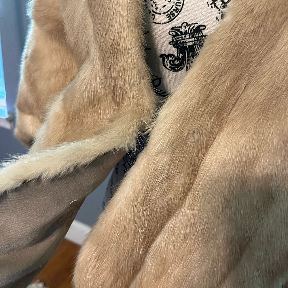 Elegant Mink Tan Fur Shawl Wrap - Picture 2 of 12